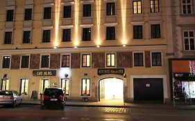 Suite Hotel 900 M Zur Oper